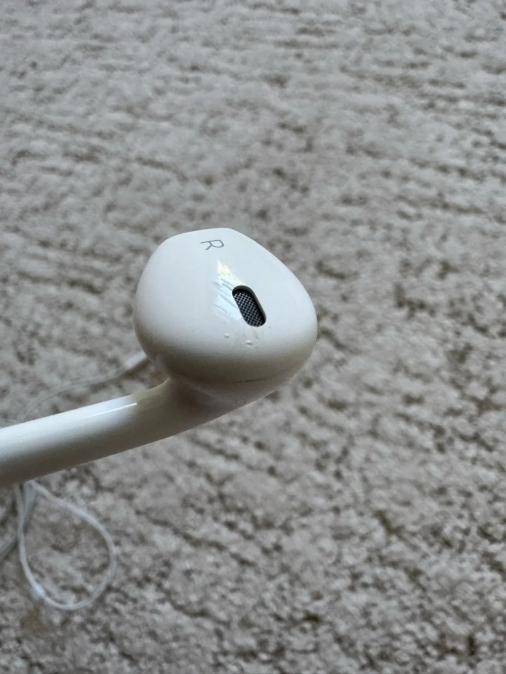 Free w/ purchase - Apple Lightning Earbuds